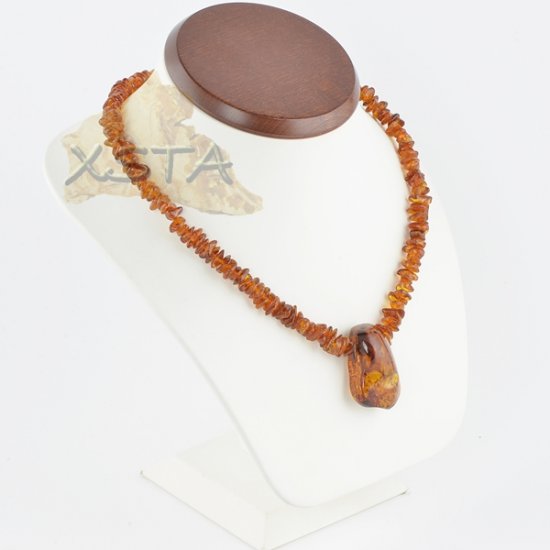 Amber necklace cognac chips with pendant